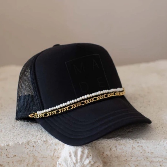 OTTO Accessories - OTTO - MAD.E Hats Trucker Hat in Black with Chains
